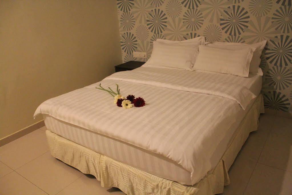 In@Hotel Джохор-Бару Экстерьер фото